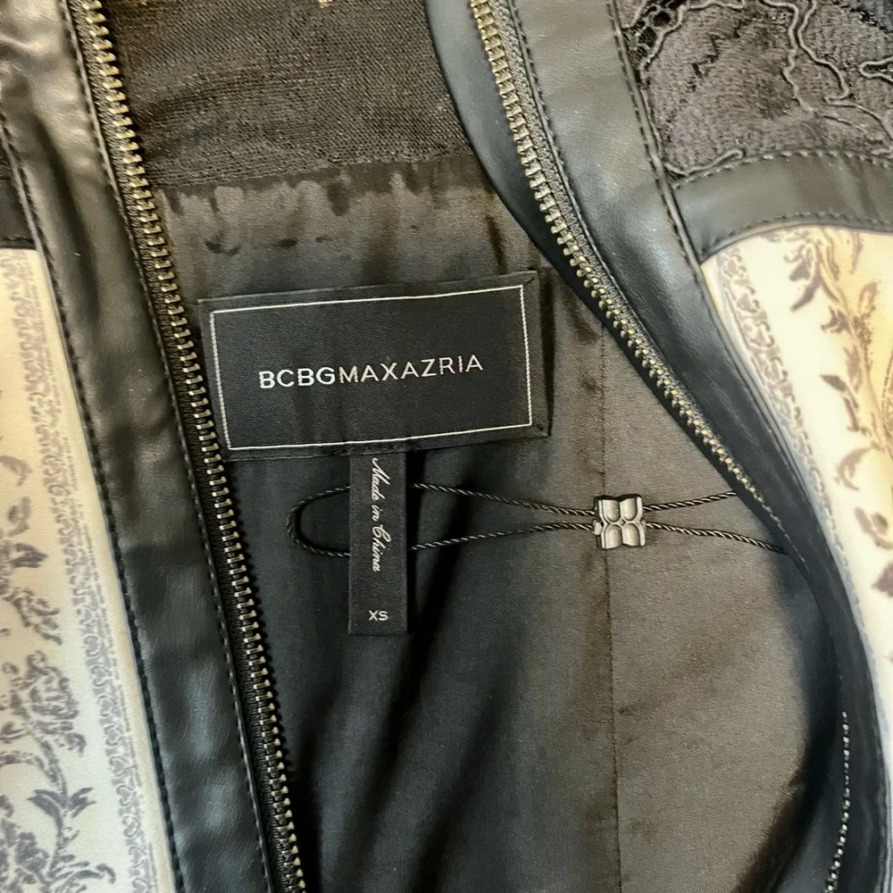 BCBGMaxAzria Black and White Patterned Blazer - Picture 5 of 5